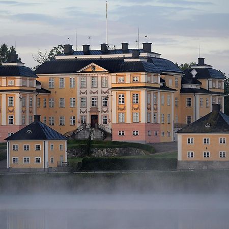 Ericsbergs Slott Hotel Katrineholm Exterior photo